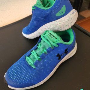 Under Armour Boys Youth Size 4 Sneakers